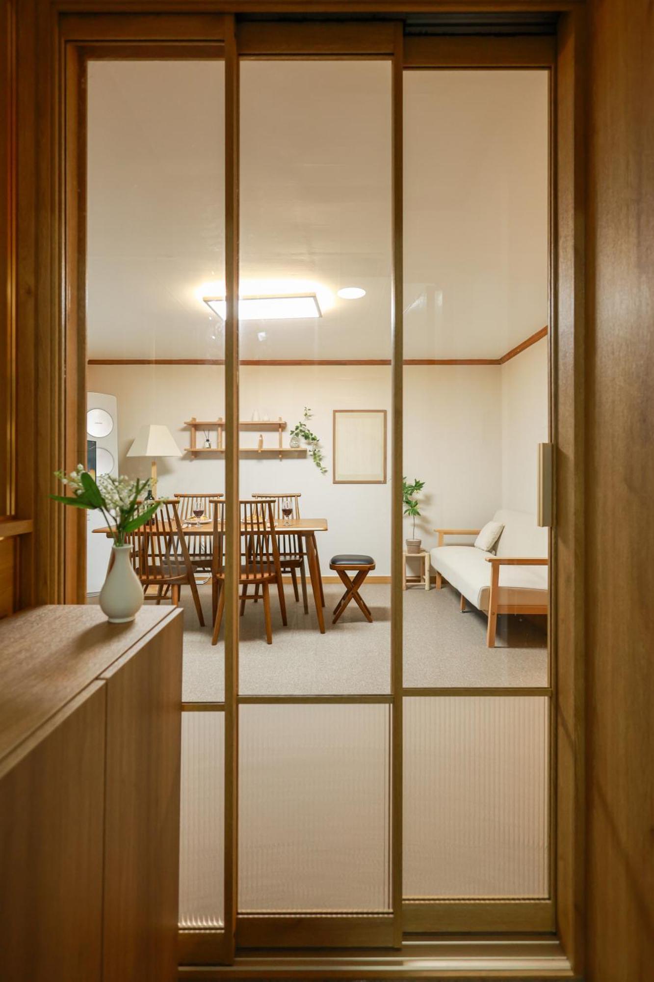 Comfy Stay, 5 Minutes Away From Eungam Station, Olive Young And Daiso Apartment *