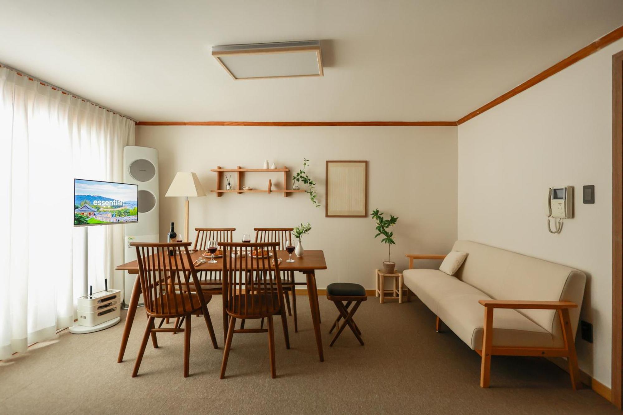 Comfy Stay, 5 Minutes Away From Eungam Station, Olive Young And Daiso *